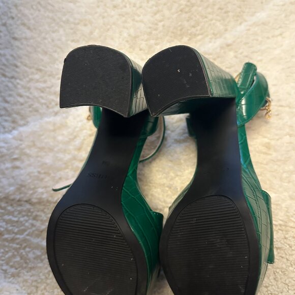 Guess Green Platform Shoes with Glossy Finish - Picture 4 of 4